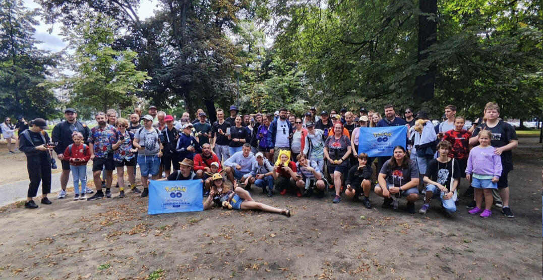 Zdjęcie grupowe Pokemon GO Wrocław z wydarzenia GO Fest 2024